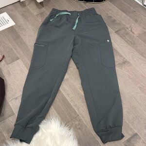 Figs Women's Jogger Pants in Dark Gray UMAN RELAXED. LIKE NEW